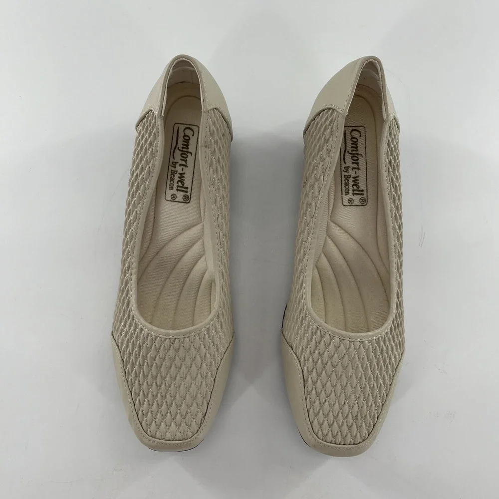 Comfort Well‎ Beacon Stretch N Form Slip On Shoes 8.5M Nude Beige Low Heel Pump